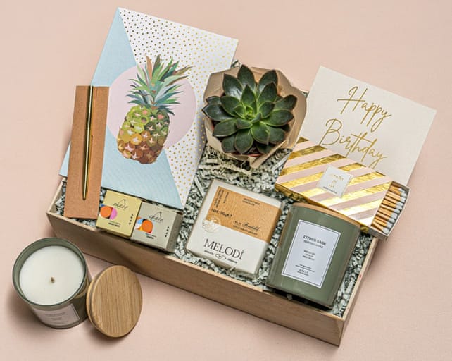 Ananas Doğum Günü Hediye Kutusu