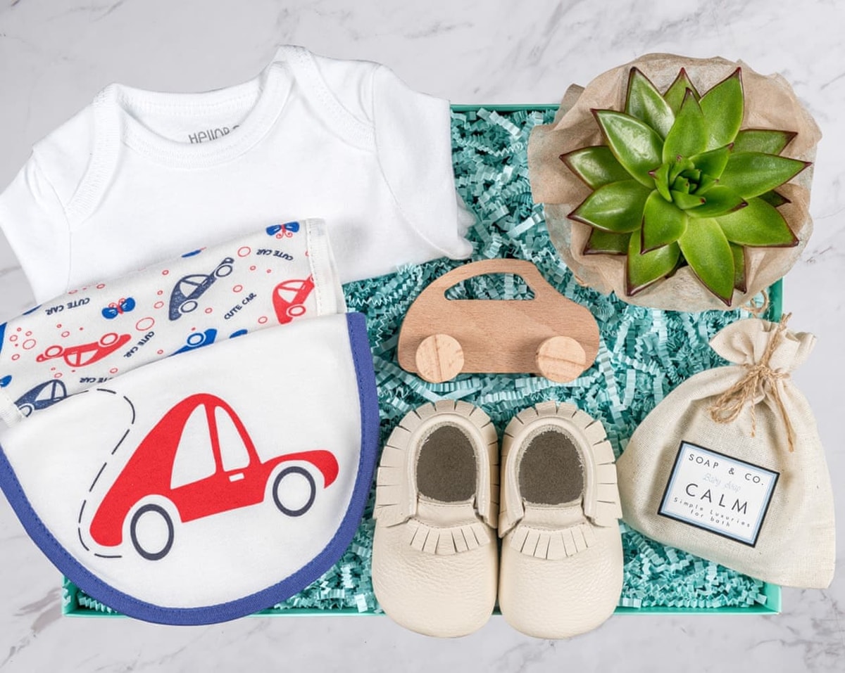 Baby Car Erkek Bebek Hediye Kutusu BendenSana Baby Car Erkek Bebek Hediye Kutusu BendenSana