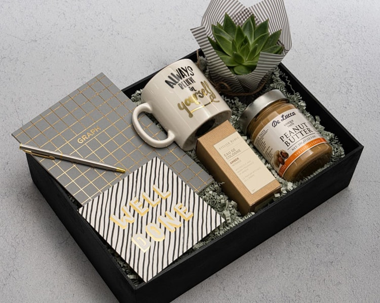 Çizgili Gri Hediye Kutusu