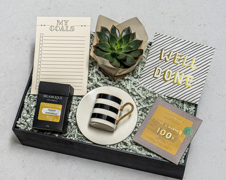 Çizgili Tebrik Hediye Kutusu