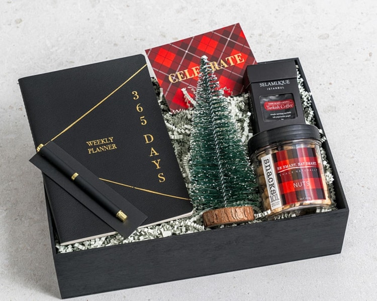 Ekoseli Ofis Premium Yılbaşı Hediye Kutusu