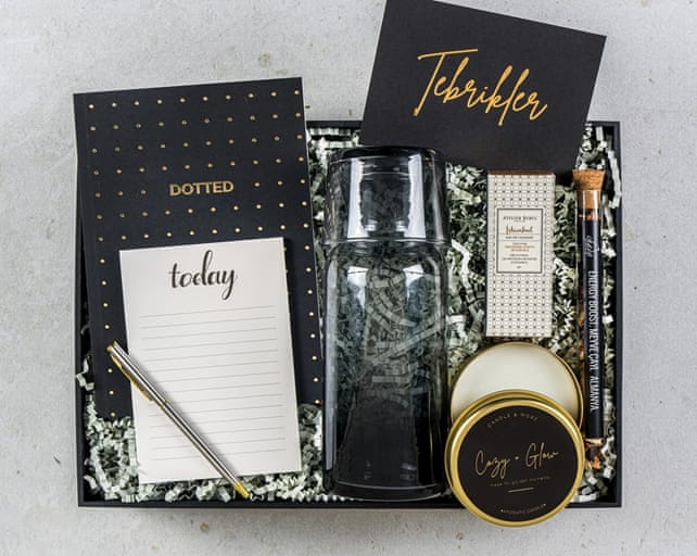 Gold Dotted Hediiye Kutusu