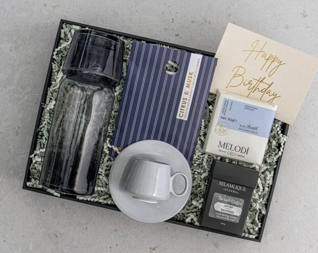 Gri Laci Doğum Günü Hediye Kutusu