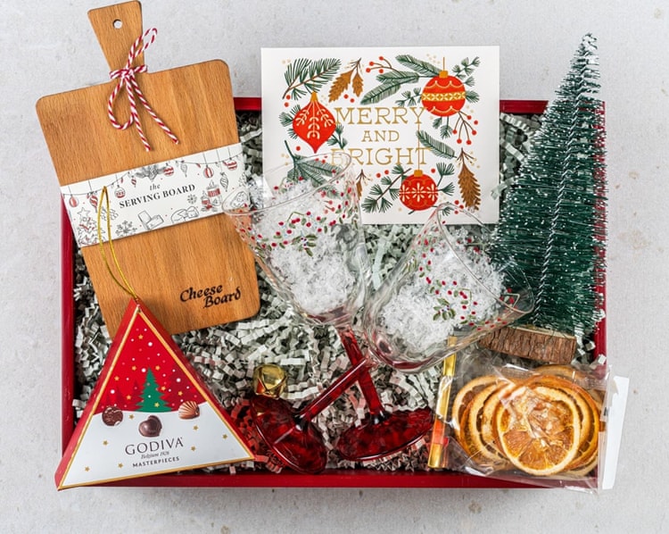 Kadehler Yılbaşı Hediye Kutusu