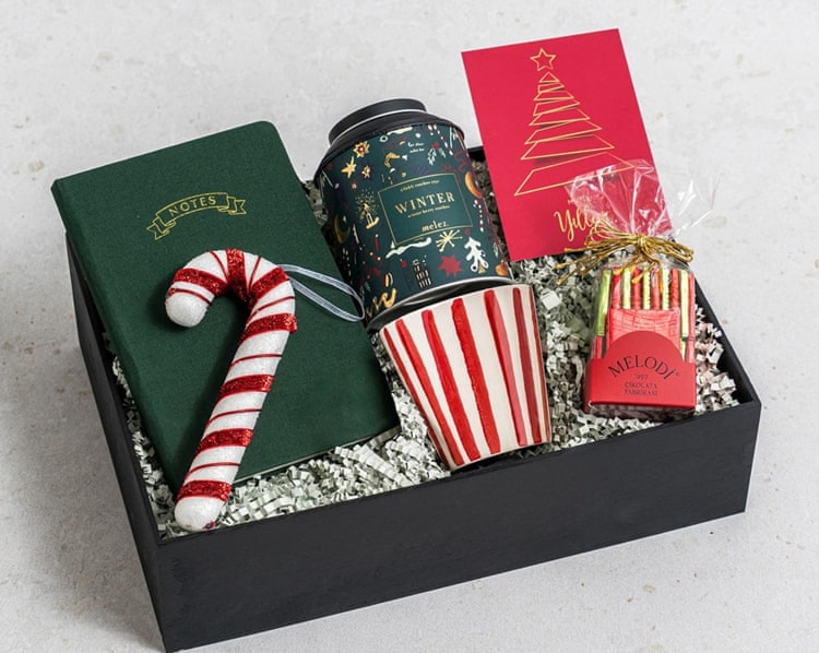 Kırmızı Beyaz Premium Yılbaşı Hediye Kutusu