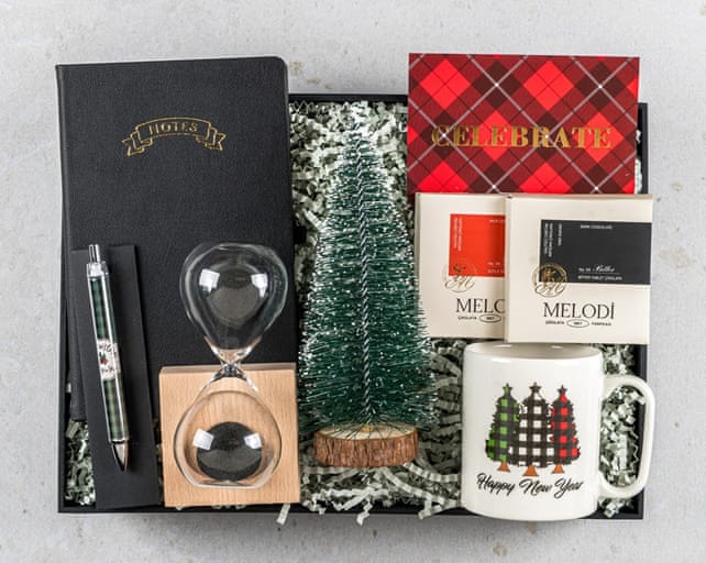 Kırmızı Siyah Premium Yılbaşı Hediye Kutusu