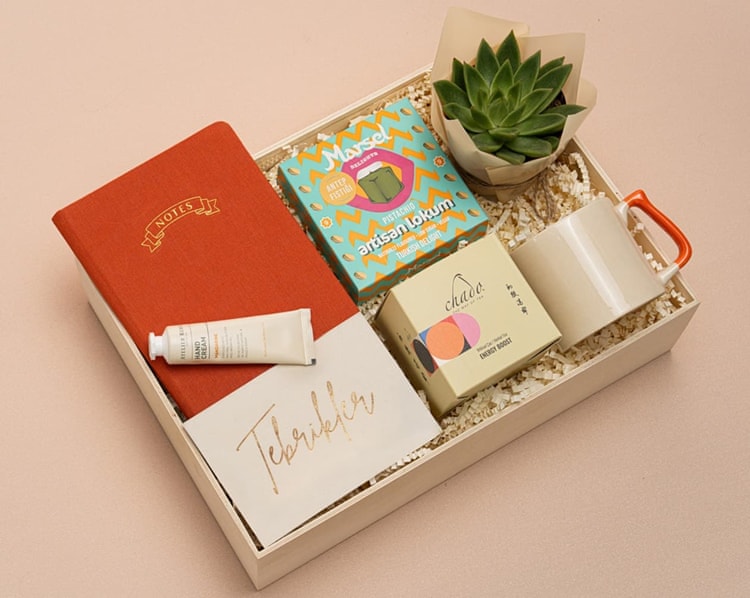 Oranj Tebrik Hediye Kutusu