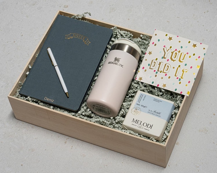 Pembe Stanley Tebrik Hediye Kutusu