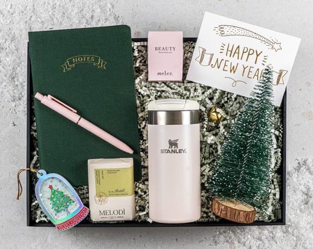 Pembe Yeşil Premium Yılbaşı Hediye Kutusu