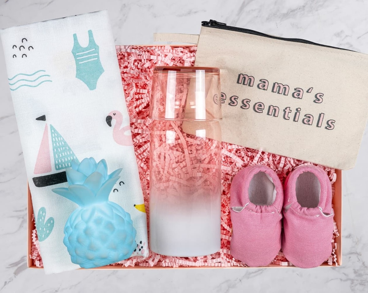 Renkli Yaz Kız Bebek Hediye Kutusu BendenSana