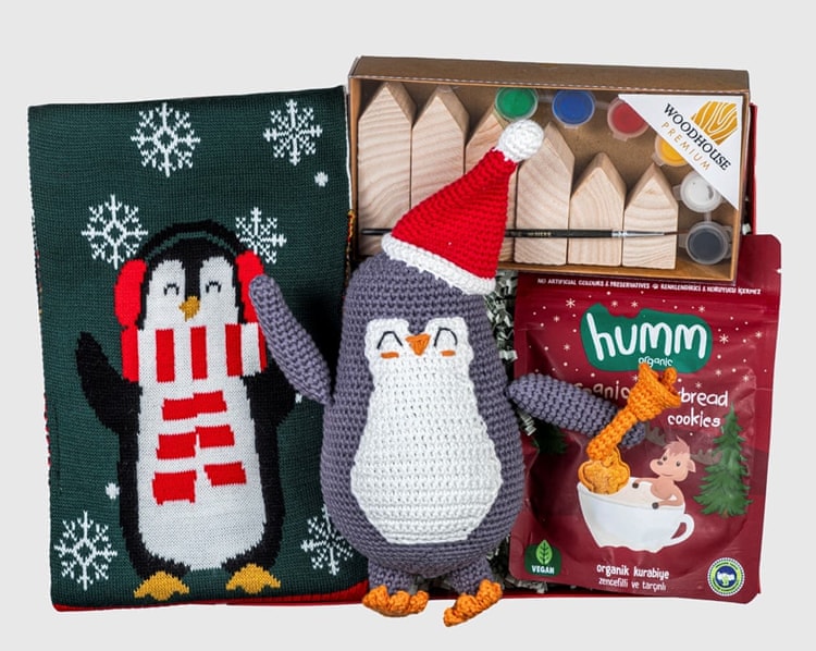 Sevimli Penguen Yılbaşı Hediye Kutusu