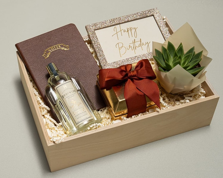Şık Doğum Günü Hediye Kutusu