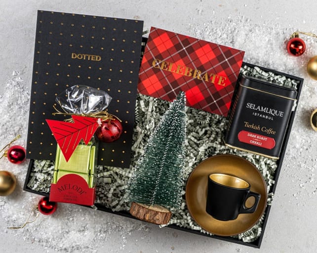 Siyah Gold Premium Yılbaşı Hediye Kutusu