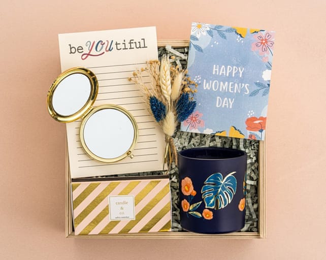 Soft Blue Kadınlar Günü Hediye Kutusu