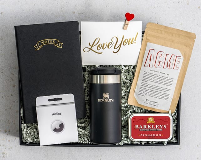 Stanley & AirTag Sevgililer Günü Hediye Kutusu