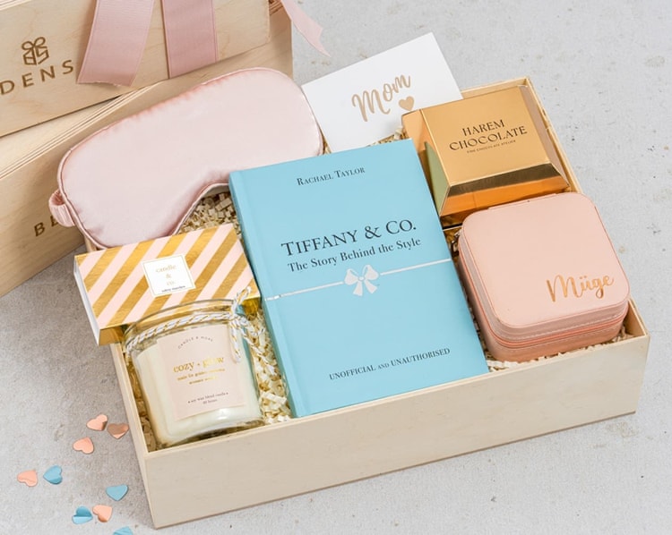 Tiffany & Co Kitaplı Anneler Günü Hediye Kutusu