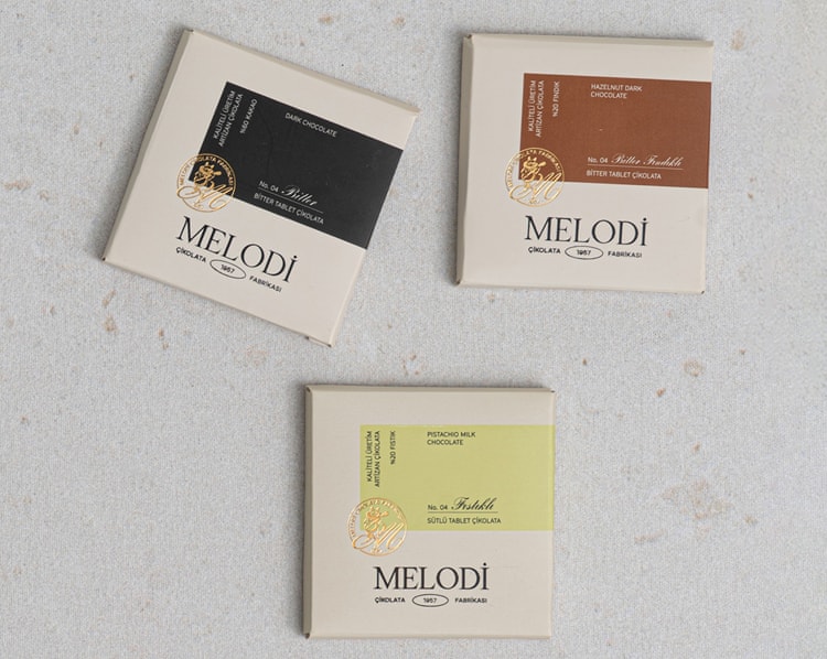 Kırmızı Siyah Premium Yılbaşı Hediye Kutusu